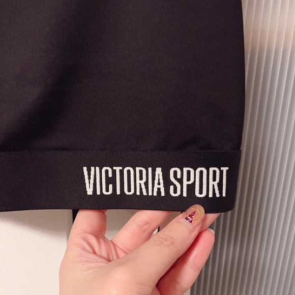 NWT Victoria’s Secret Racerback Sports Bra in Black Size M - Picture 2 of 6